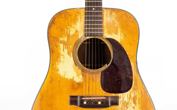 La Guitarra Martin D-18 "Grandpa" de Kurt Cobain.