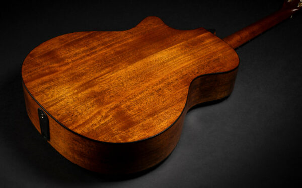 Tapa trasera de caoba de la guitarra Martin GPC-16E Caoba